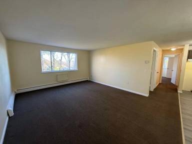 Main picture of 1272 East St