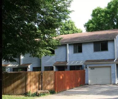 Main picture of 926 Breezewood Cir