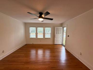 Main picture of 112 Donaldson St