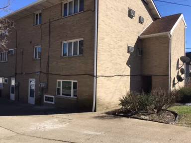 Main picture of 220 East Adams