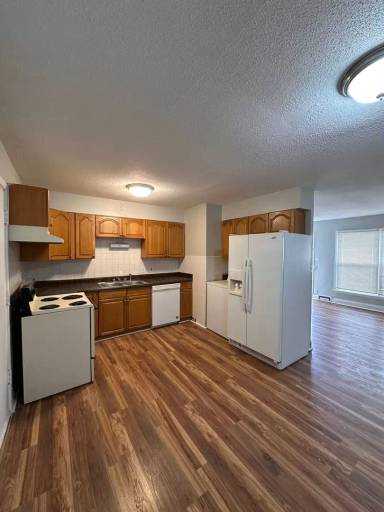 Main picture of 6904 Longview Rd