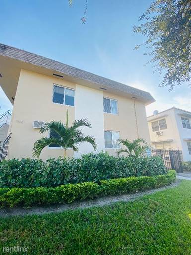 Main picture of 960 Biarritz Dr
