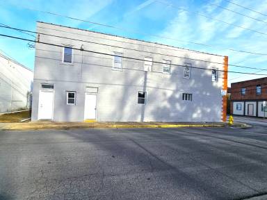 Main picture of 11675 Beechwood St