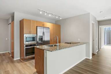 Main picture of 528 N Saint Clair St