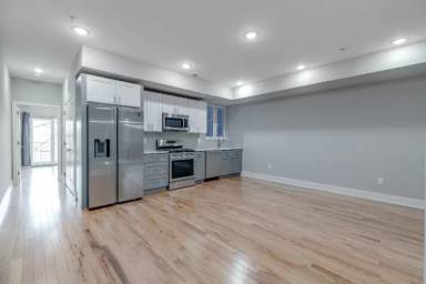 Main picture of 2111 W Master St