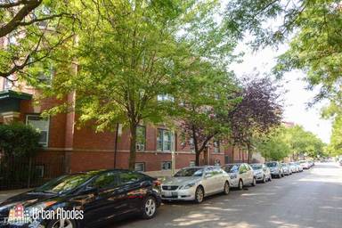 Main picture of 1455 W Leland Ave