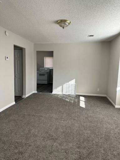 Main picture of 8027 Chestnut Ave