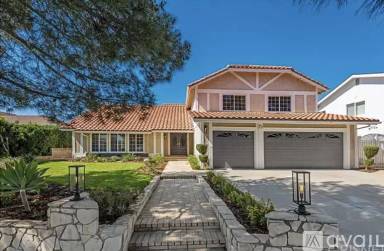 Main picture of 11009 Cozycroft Ave