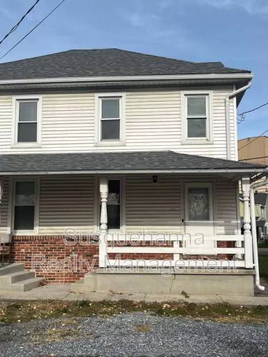 Main picture of 111 Heisey Ave