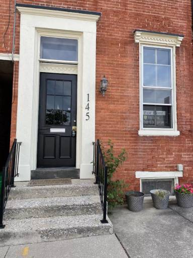 Main picture of 145 S Beaver St