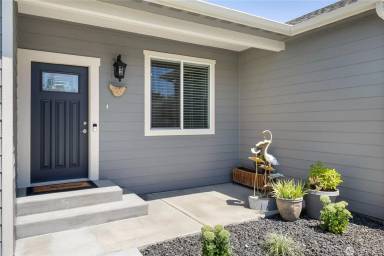 Main picture of 219 S Sybel Ln
