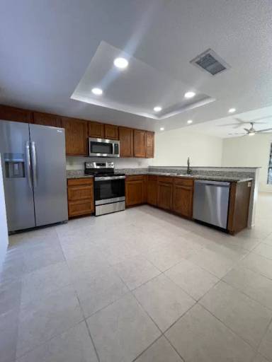 Main picture of 2432 E Tracy Ln