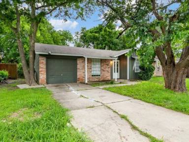Main picture of 621 Hillside Dr