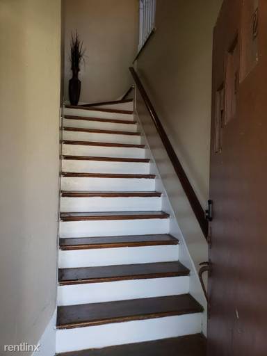 Main picture of 422 E Locust St