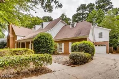 Main picture of 105 Lazy Laurel Chase