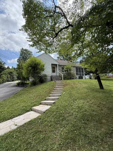 Main picture of 340 N Chilhowee Dr