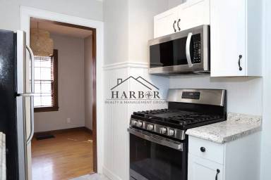 Main picture of 1215 3rd St SE