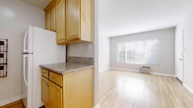 Main picture of 925 North Curson Avenue - 4  1/2