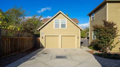 Main picture of 319 5th St