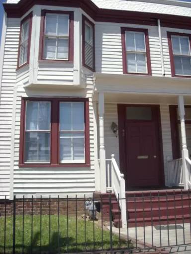 Main picture of 10 S Robinson St