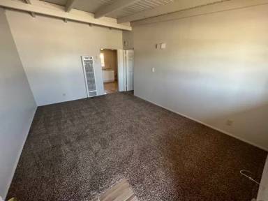Main picture of 302 W Irvington Rd