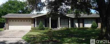 Main picture of 401 Langholm Dr