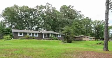 Main picture of 2422 Main St