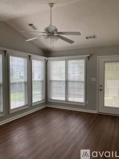 Main picture of 121 Champion Pine Ln