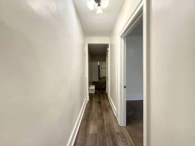 Main picture of 1617 N Warwick Ave