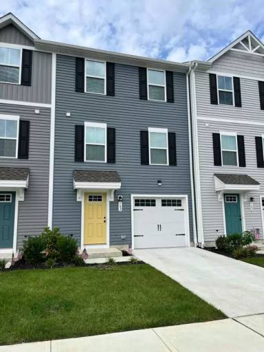 Main picture of 702 Cyprus Ct