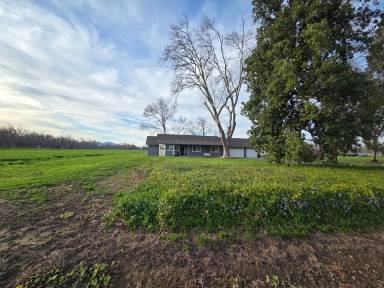 Main picture of 5486 Riverland Dr