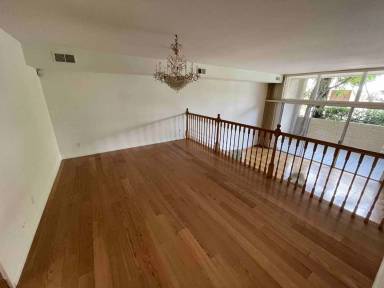 Main picture of 5306 Lindley Ave