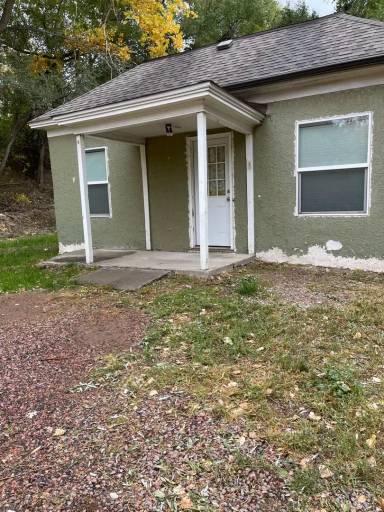 Main picture of 1100 Ussie Ave