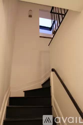 Main picture of 124 Cornelia St