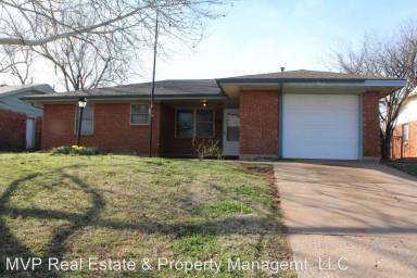 Main picture of 3012 SE 22nd Cir