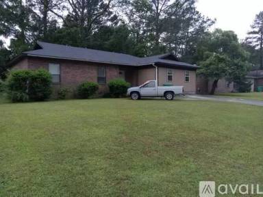 Main picture of 905 E Brookwood Dr