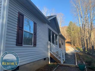 Main picture of 227 Meadow Pines Trl