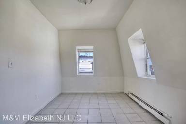 Main picture of 1165 Mary St