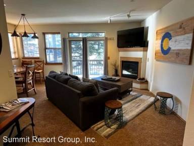 Main picture of 700 Lakepoint Dr