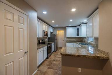 Main picture of 2847 E Bart St