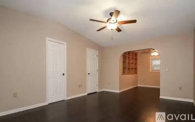 Main picture of 2550 Briar Oak Cir