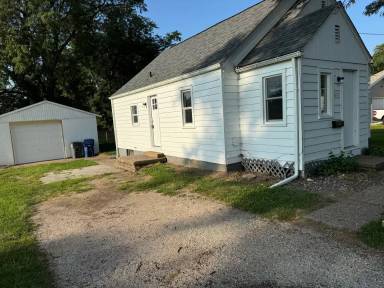 Main picture of 3203 Central Ave