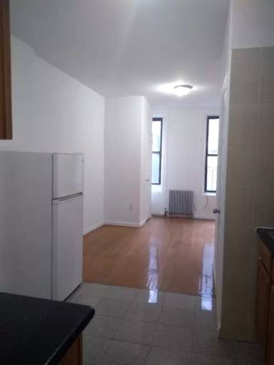 Main picture of 85 Ludlow St
