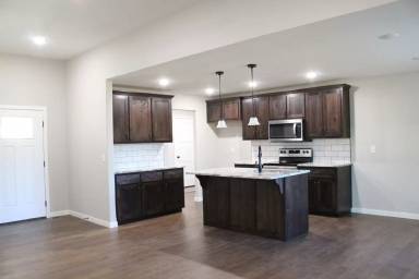 Main picture of 282 Hickory Hills St