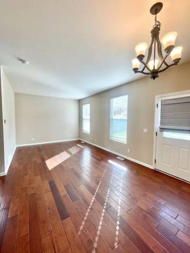 Main picture of 16510 Loop St