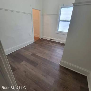 Main picture of 1612 W 17th St