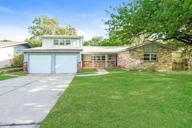 Main picture of 3429 Falcon Dr