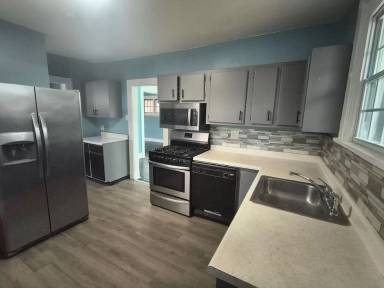 Main picture of 800 Richford St