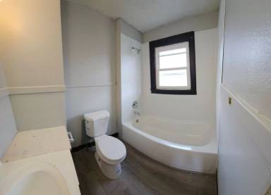 Main picture of 550-552 W 3rd St