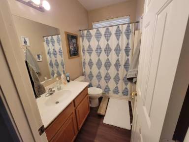 Main picture of 2424 W Park St